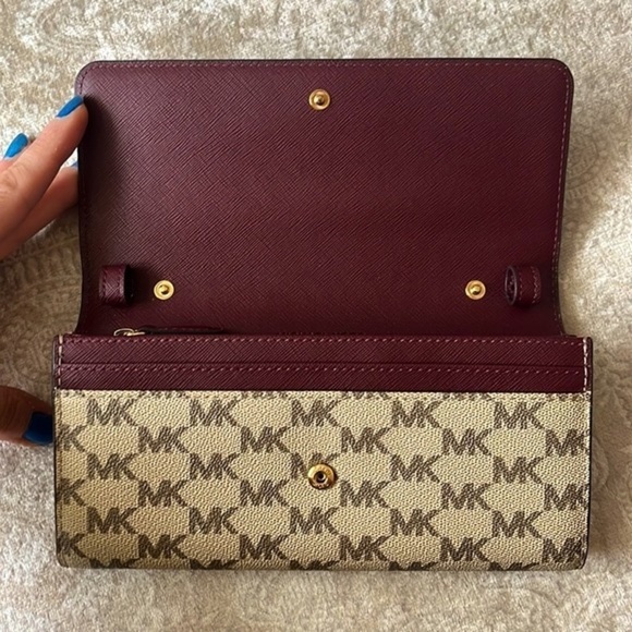Brand New Michael Kors Large Snap Close Wallet Merlot w/ Neutral Logo Print - Picture 8 of 15